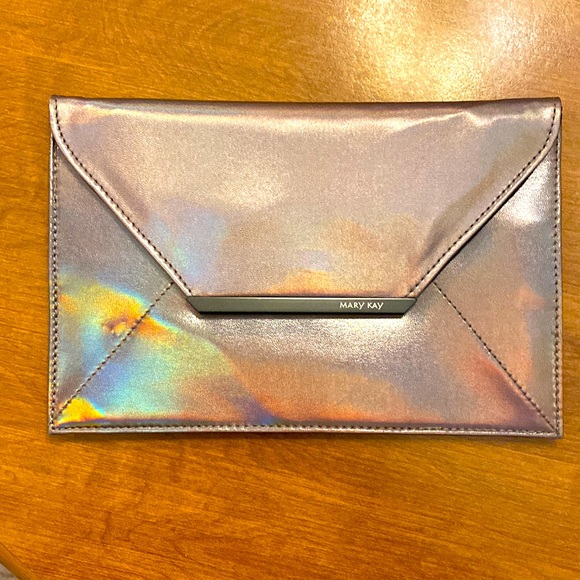 Mary Kay Midnight Jewels Clutch Oil Slick Holographic NEW - Picture 1 of 3